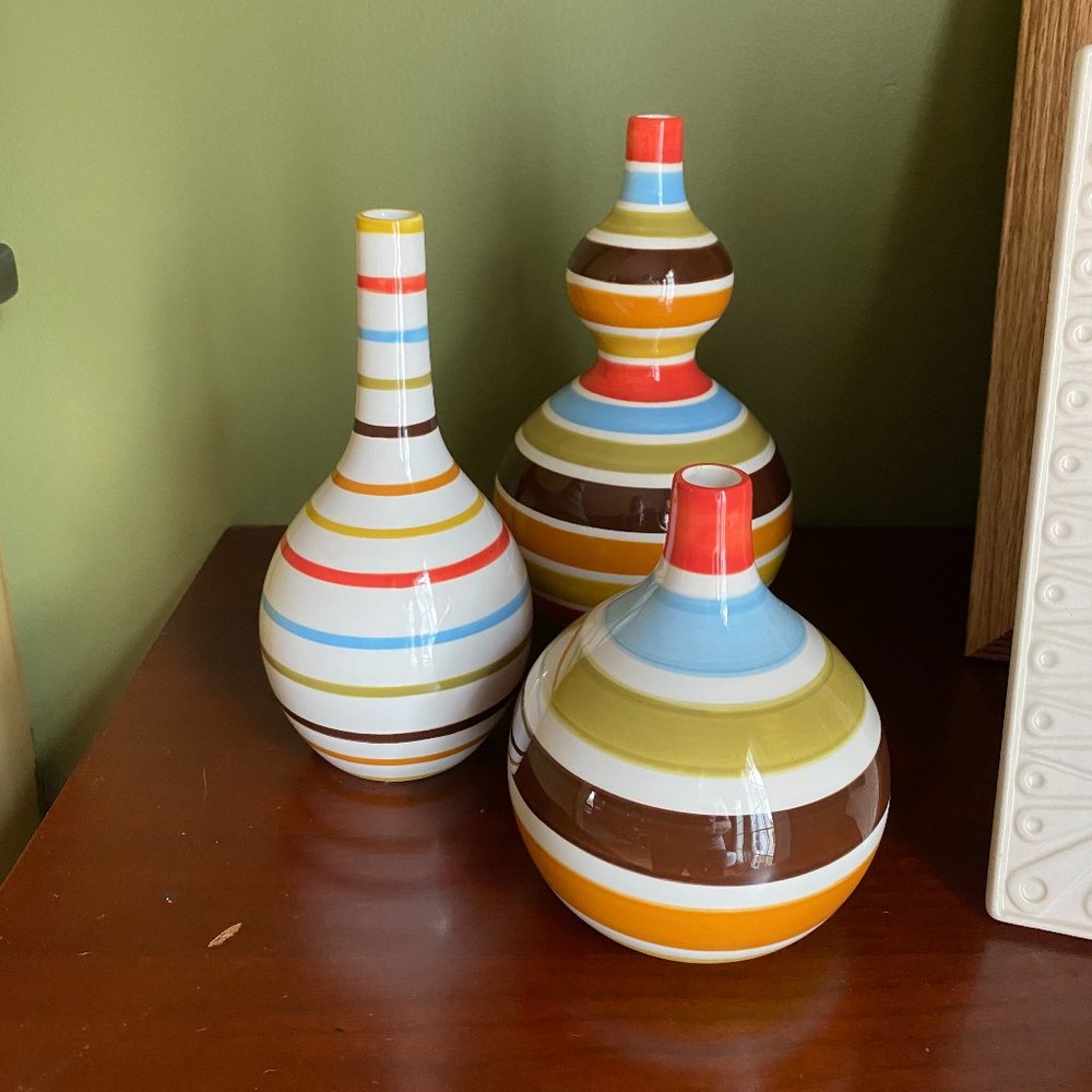 Set of Vases with Vivid Color